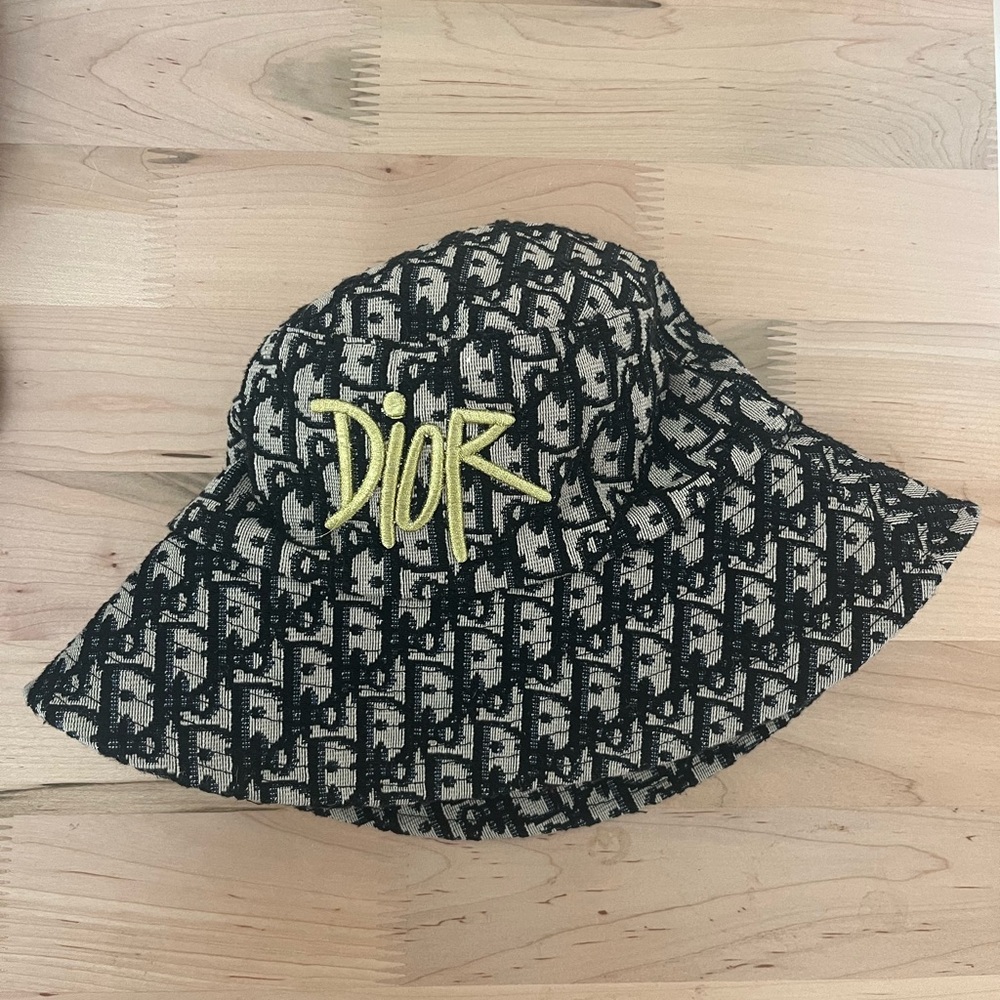 Dior bucket hat